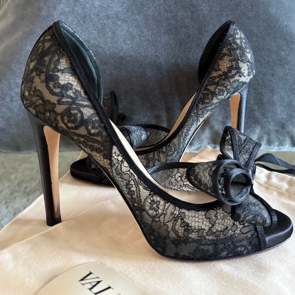 VALENTINO Lace Bow Heels, Black